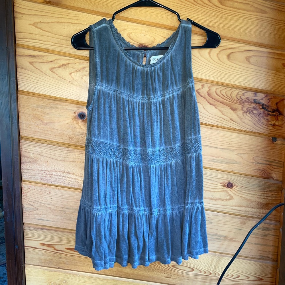 Knox Rose • Tiered Flowy Tank Top • Womens Medium